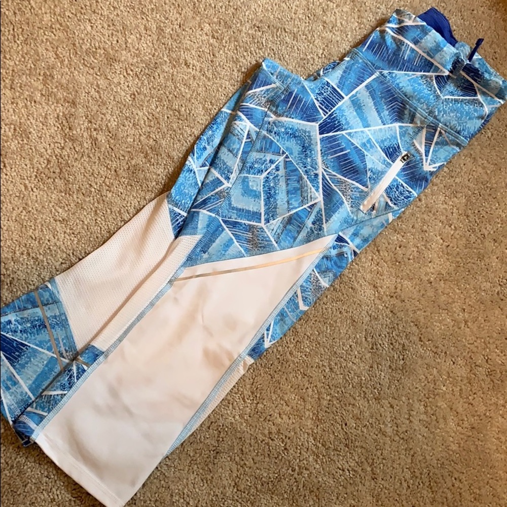 Women’s cropped gym pants